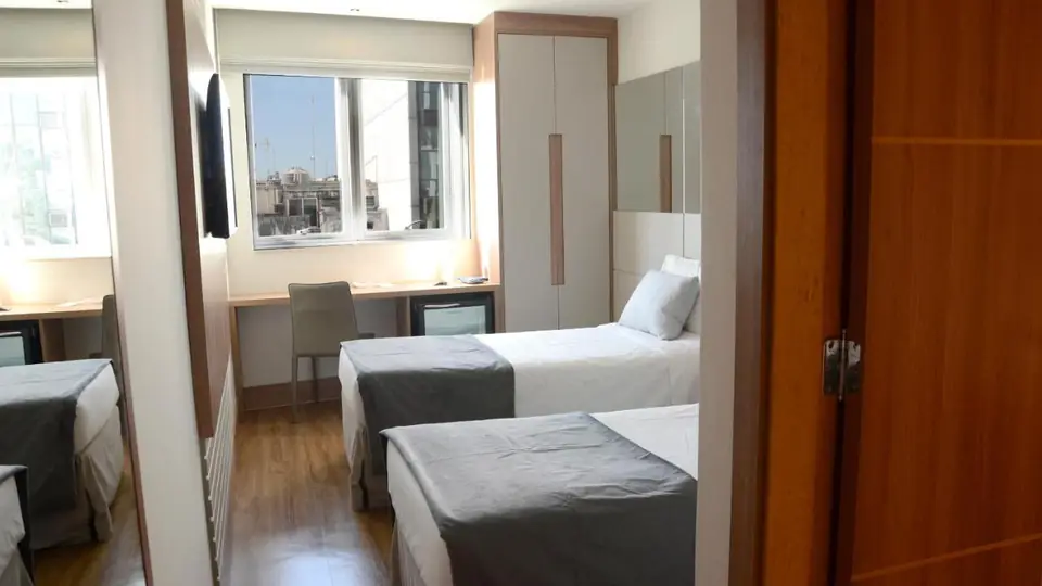 Quarto Duplo Deluxe, 2 camas do Hotel Atlântico Travel Copacabana, Rio de Janeiro