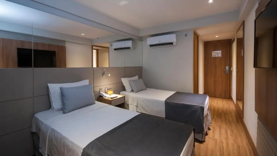 Quarto Duplo Standard, 2 camas do Hotel Atlântico Travel Copacabana, Rio de Janeiro